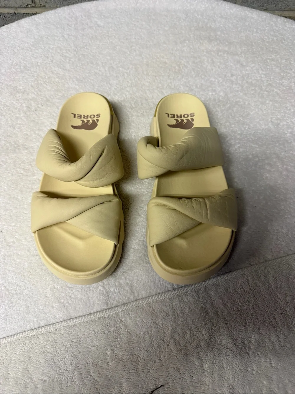 Sorel Women's cream vibe Twist-Strap Slide Sandals size 8